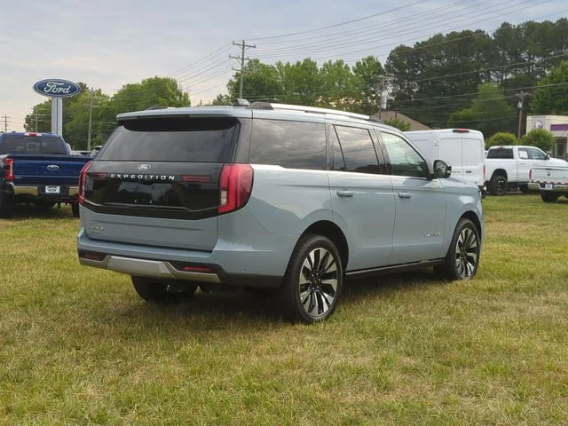Used 2025 Gray Ford Platinum image 13