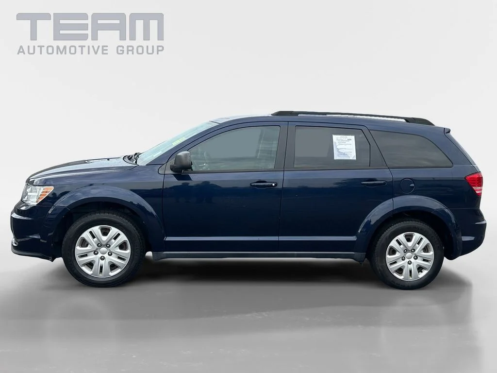 Used 2018 Blue Dodge SE image 4