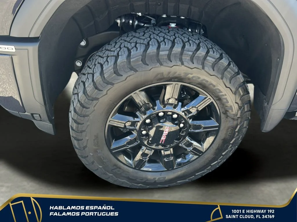 Used 2025 Titanium Rush Metallic GMC AT4 image 37