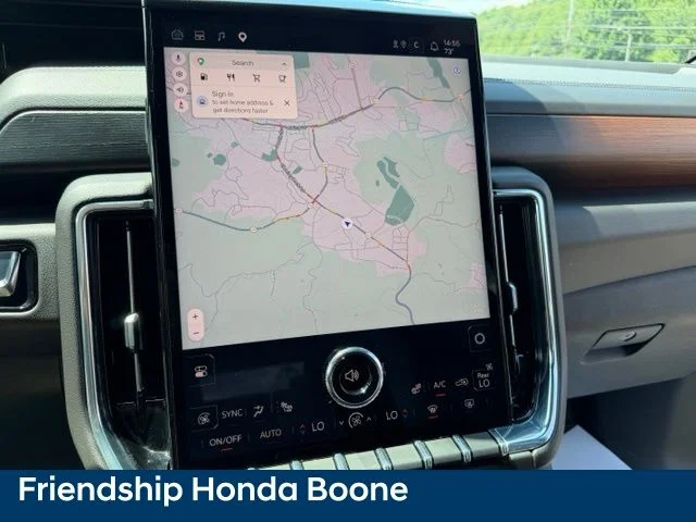 Used 2025 Silver GMC Denali image 29