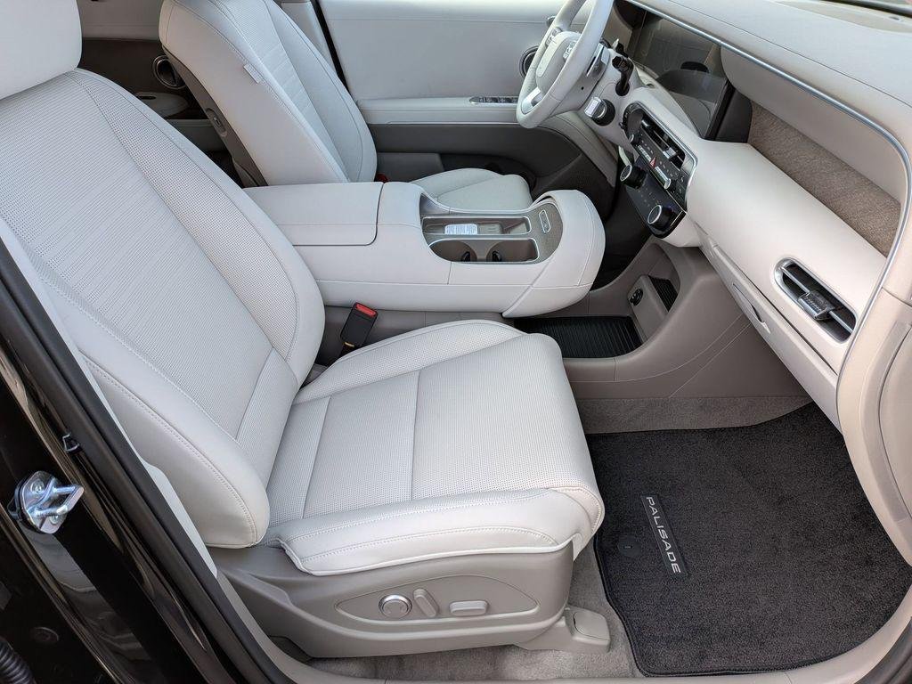 New 2026 Black Hyundai Limited AWD image 33