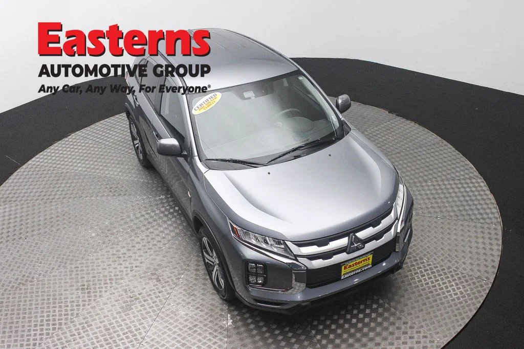 Used 2024 Gray Mitsubishi 2.0 ES image 3