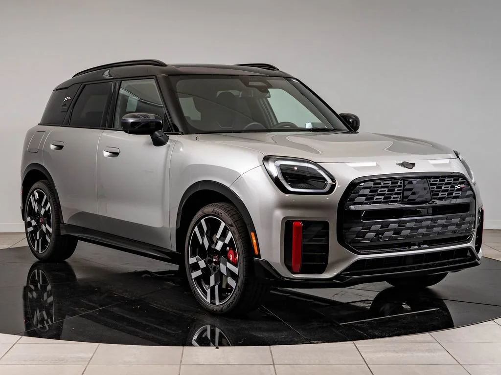 New 2027 Silver MINI Iconic image 12