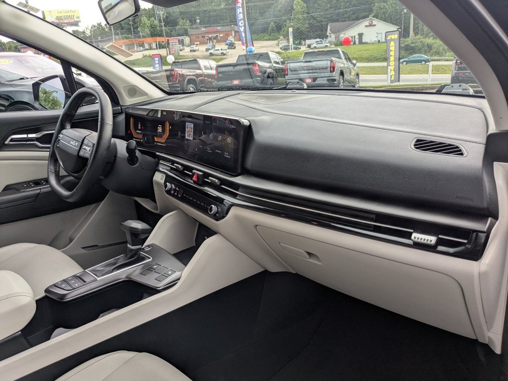 Used 2026 Ebony Black Kia EX image 27