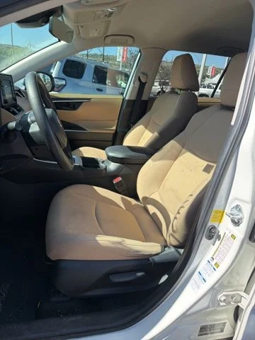 Used 2021 White Toyota LE image 15