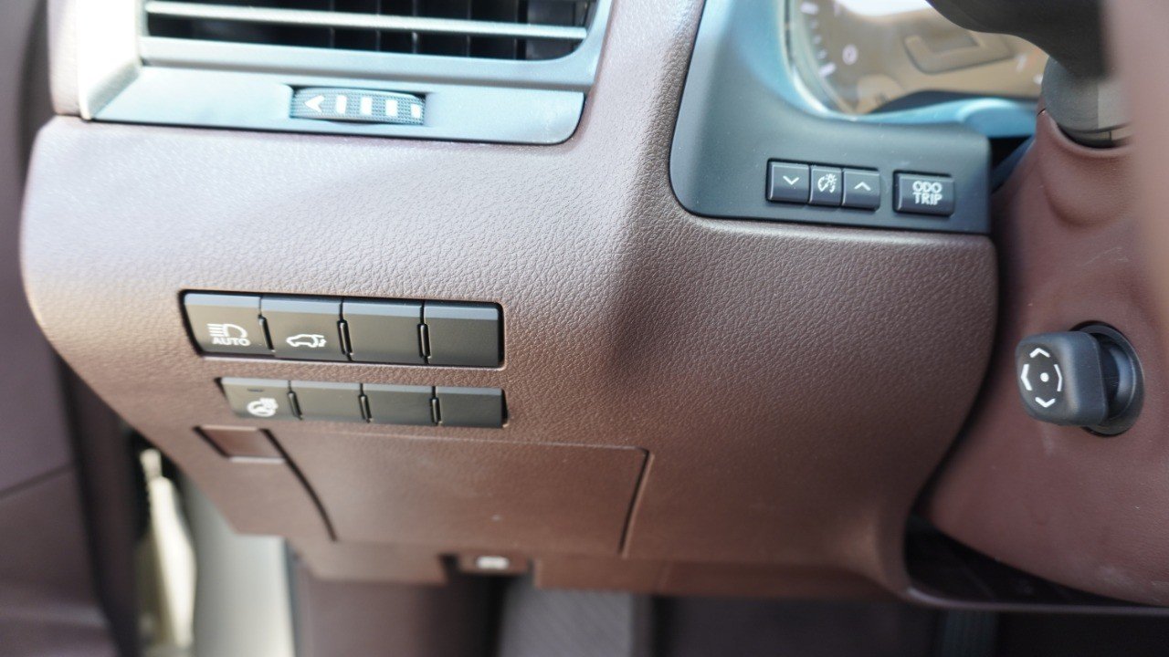 Used 2018 Beige Lexus RX 350 image 21
