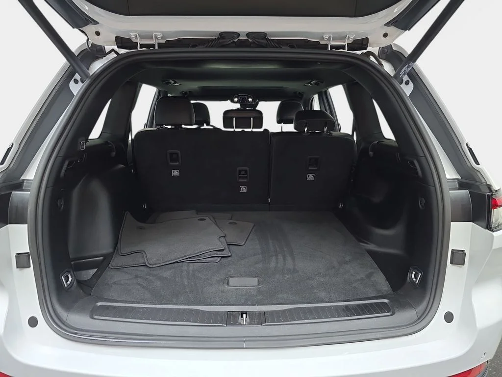 Used 2023 Bright White Clearcoat Jeep Altitude X image 14