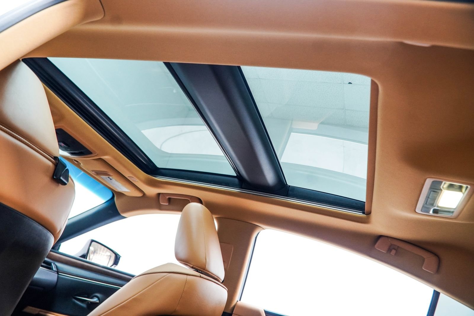 Used 2023 Beige Lexus 350 image 43
