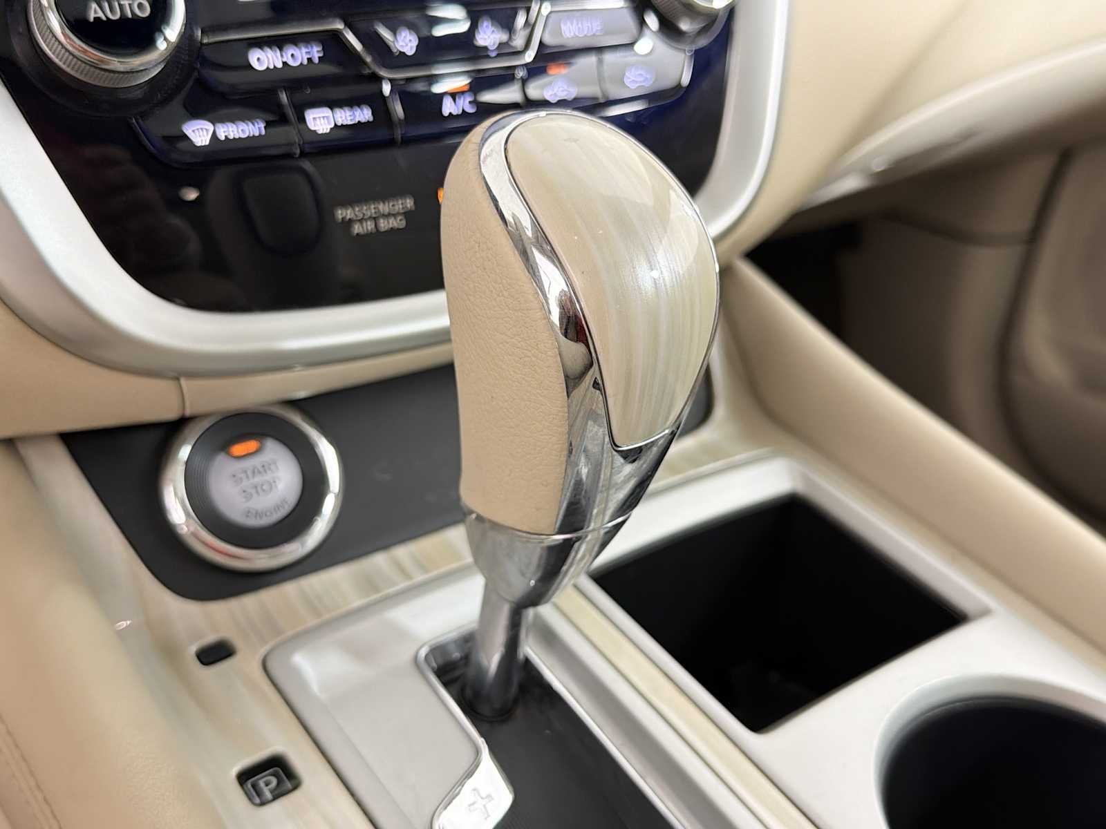 Used 2018 Pearl White Nissan Platinum image 31