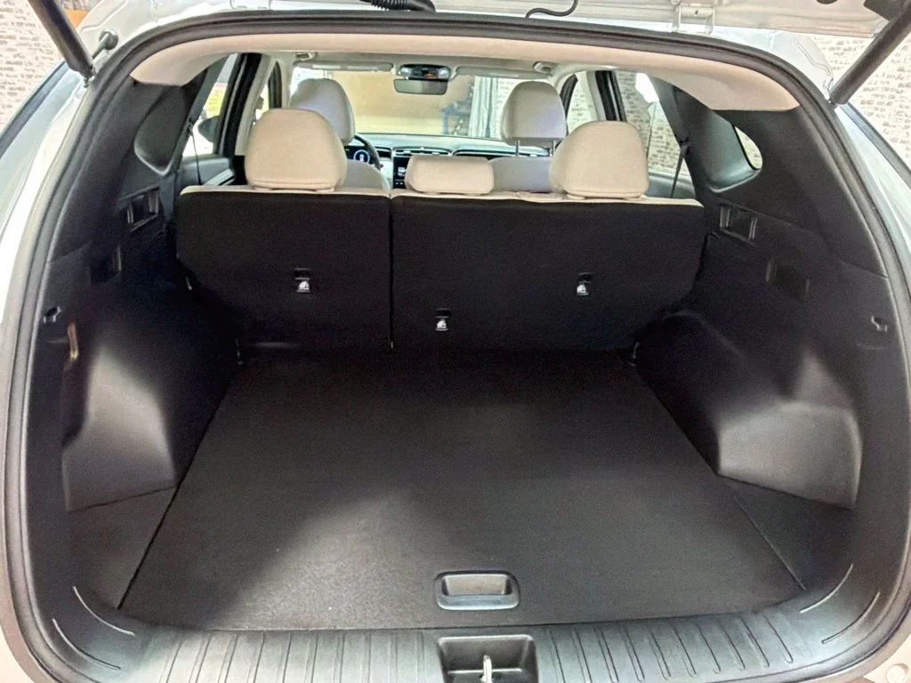 Used 2024 Shimmering Silver Hyundai SEL Convenience image 15
