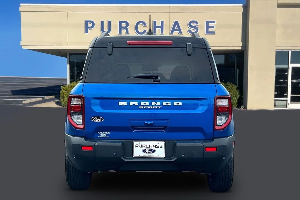 New 2026 Velocity Blue Metallic Ford Outer Banks® image 4
