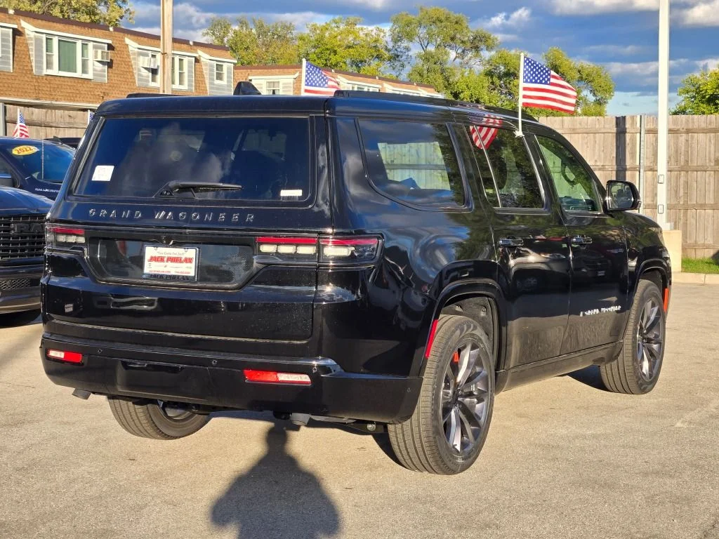 New 2025 Diamond Black Crystal Pearl-Coat Exterior Paint Jeep Series II image 11
