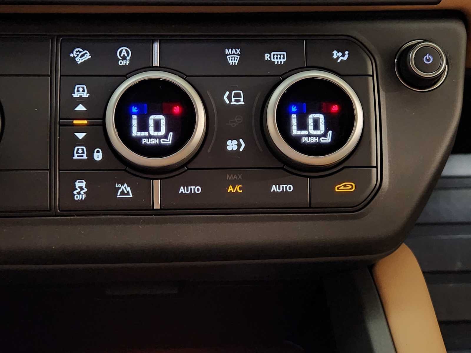 New 2026 Fuji White Land Rover X-Dynamic SE image 18