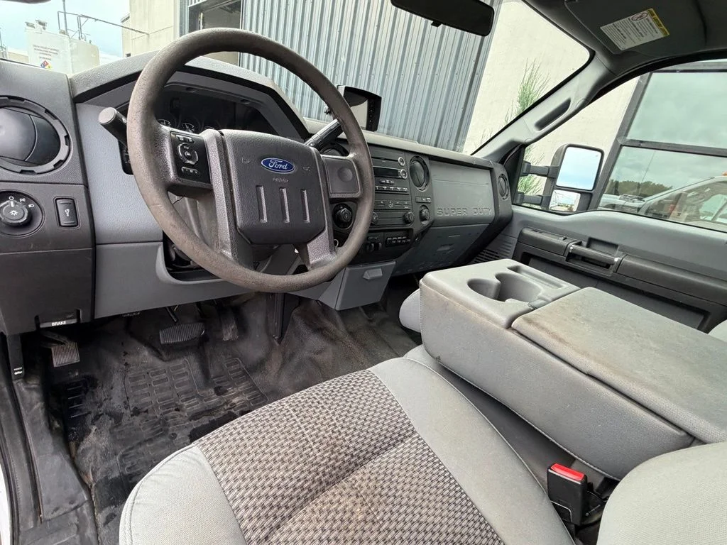 Used 2016 White Ford XL image 7