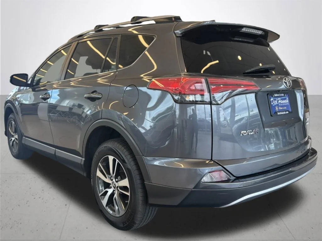 Used 2017 Gray Toyota XLE image 10