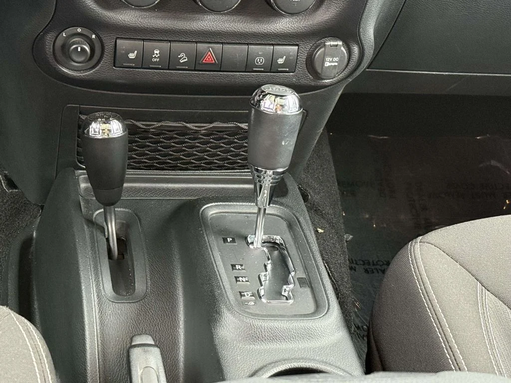 Used 2016 Silver Jeep Unlimited Rubicon image 24