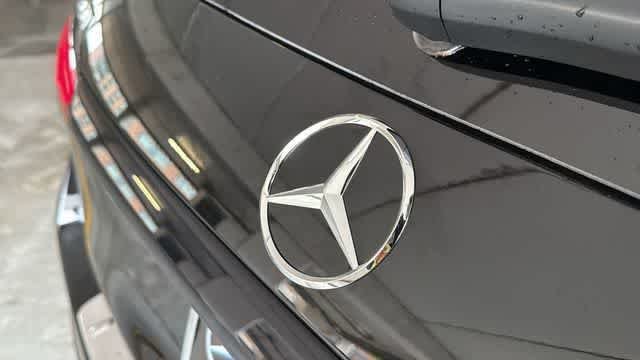 Used 2025 Black Mercedes-Benz GLC 300 image 8