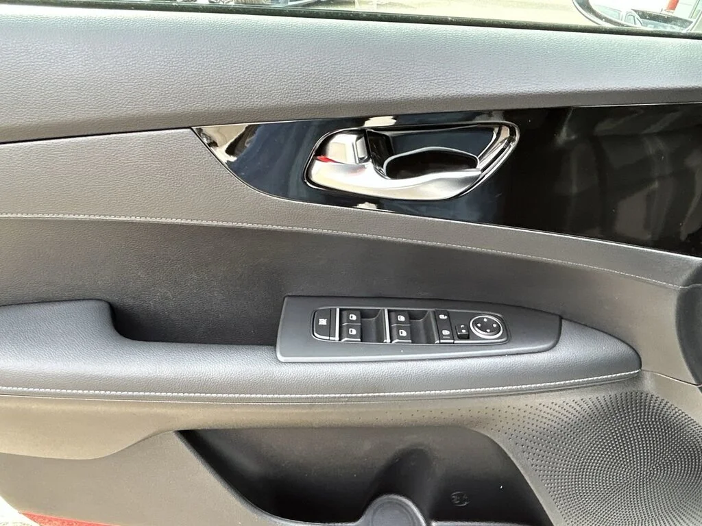 Used 2024 Snow White Pearl Kia EX+ IVT Dilawri Certified   Low Mileage  Local BC image 21