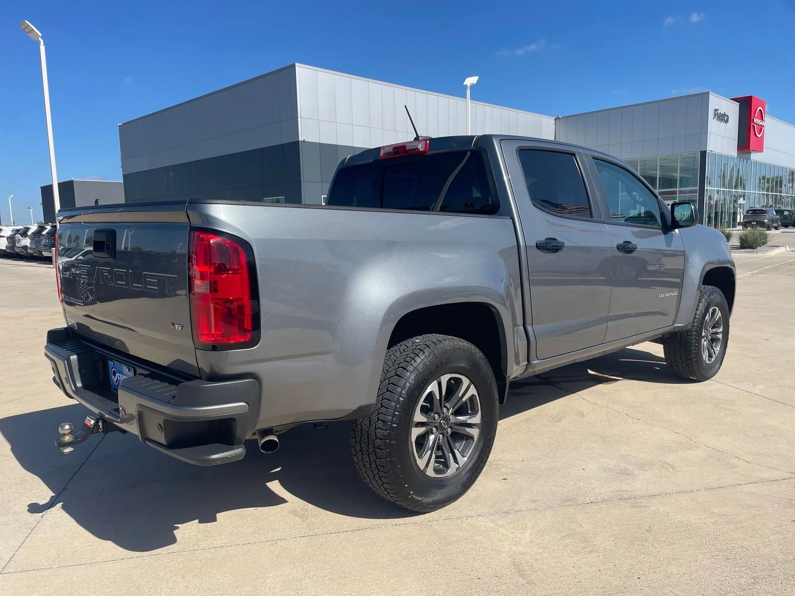 Used 2021 Gray Chevrolet Z71 image 5