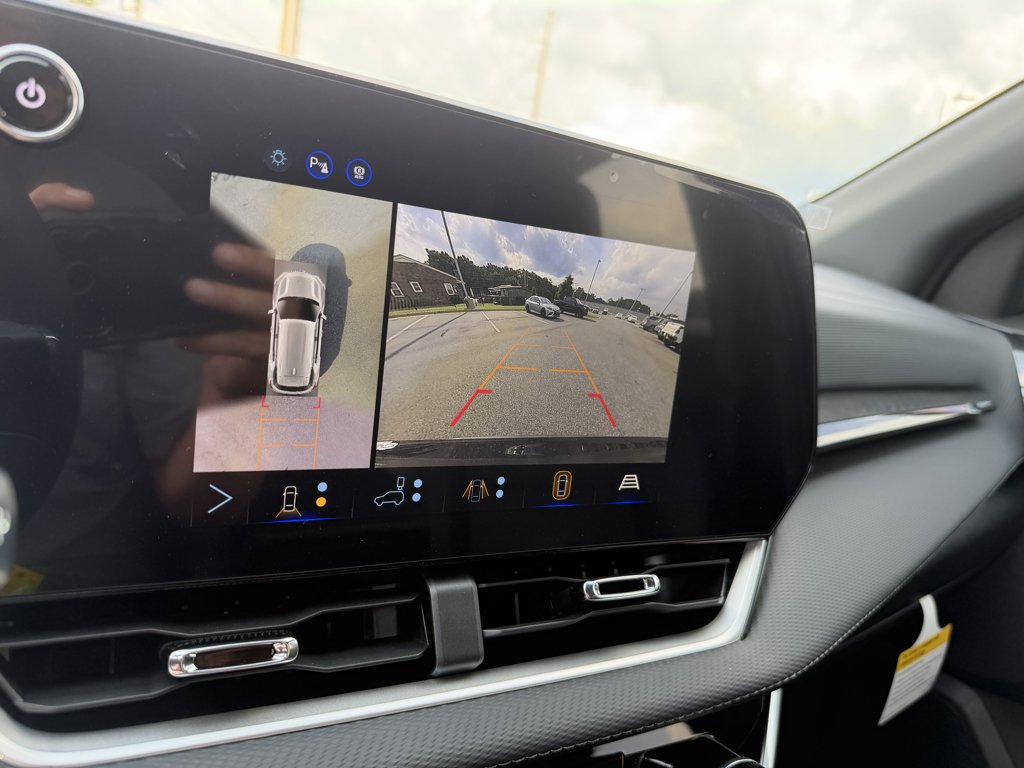 New 2027 Mosaic Black Metallic Chevrolet LT image 30
