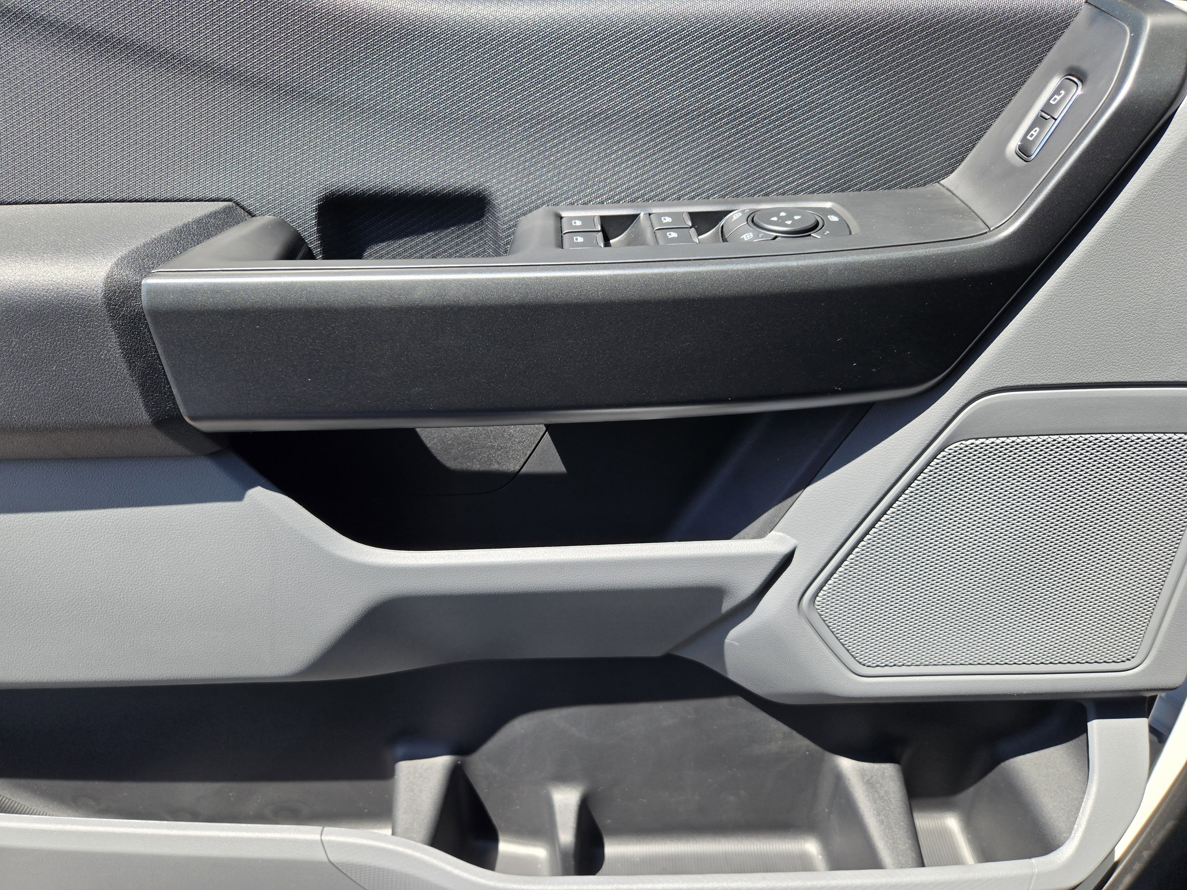 New 2026 Oxford White Ford XL image 15
