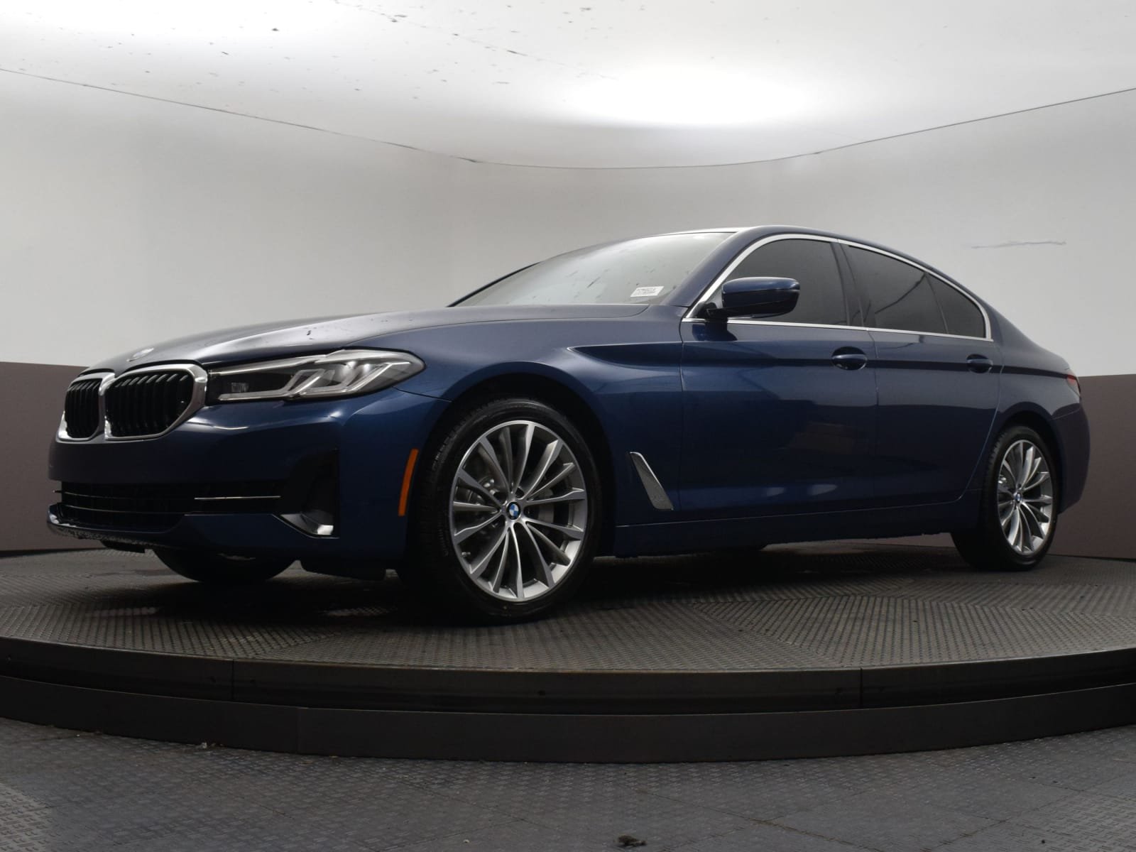Used 2023 Phytonic Blue Metallic BMW 530i image 38