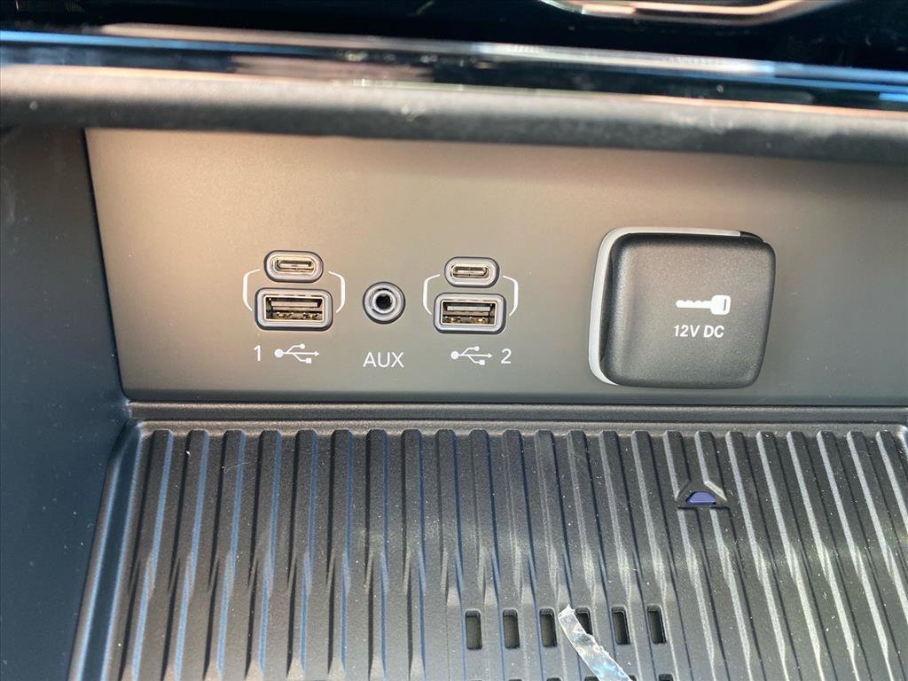 New 2026 Silver Zynith Exterior Paint Jeep Altitude image 9