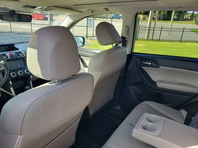 Used 2018 Silver Subaru 2.5i Limited image 27