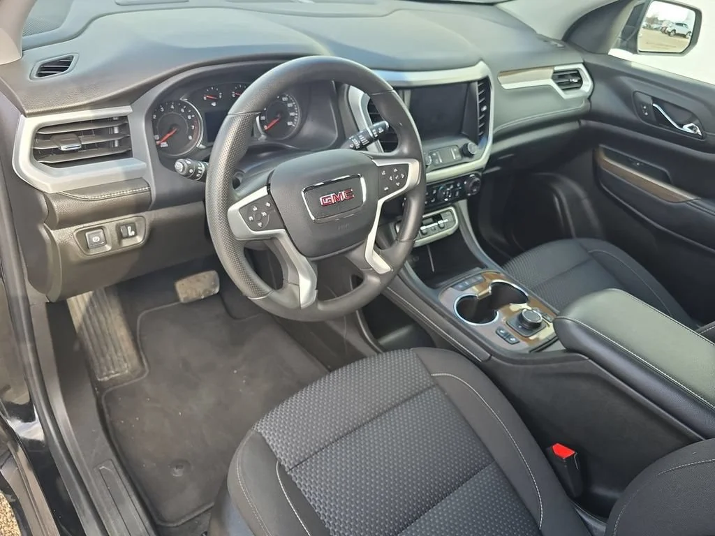 2023 GMC Acadia SLE - Photo 10