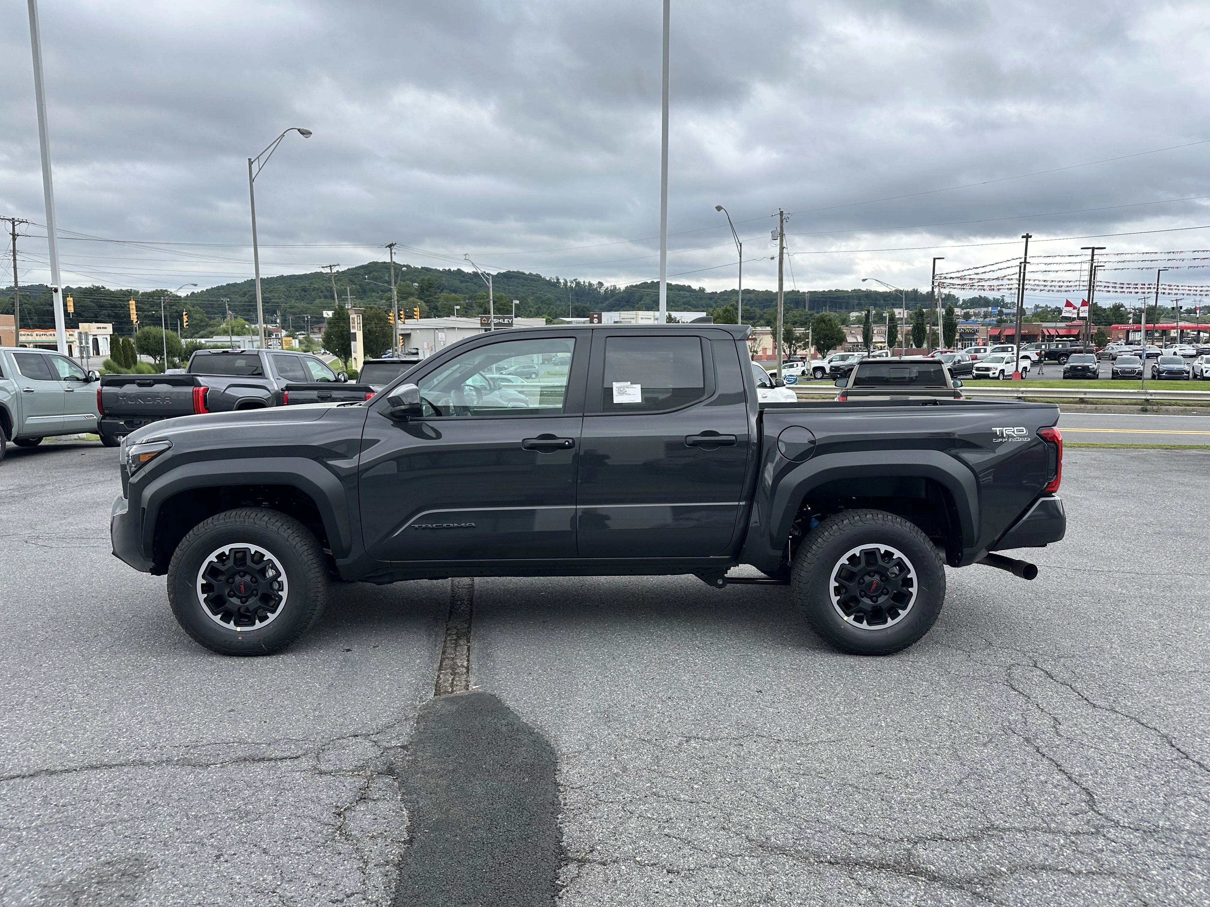2026 Toyota Tacoma TRD Off Road - Photo 6