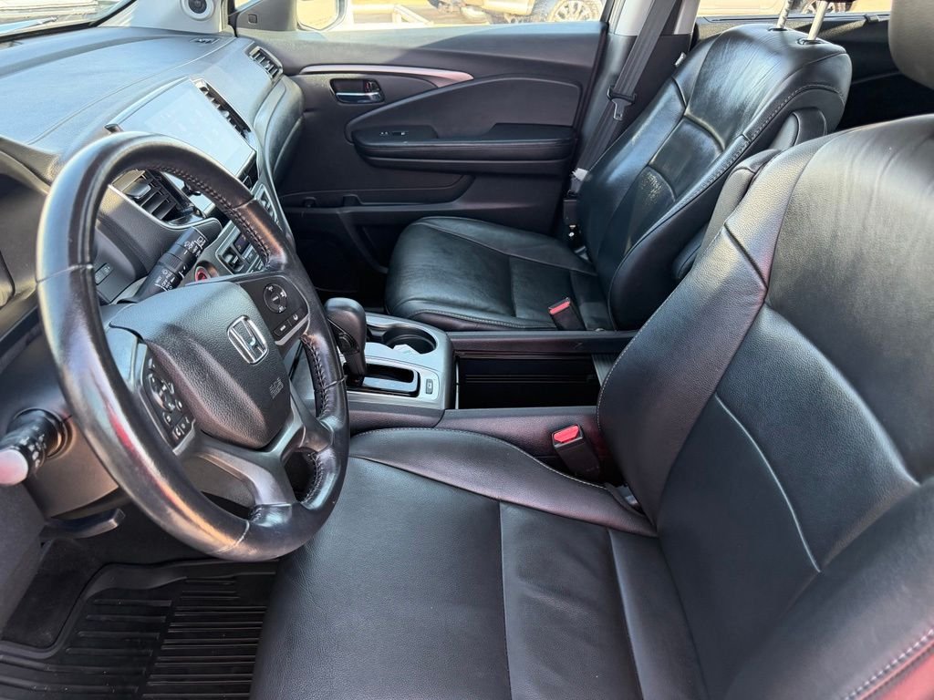 Used 2020 Black Honda EX-L image 29