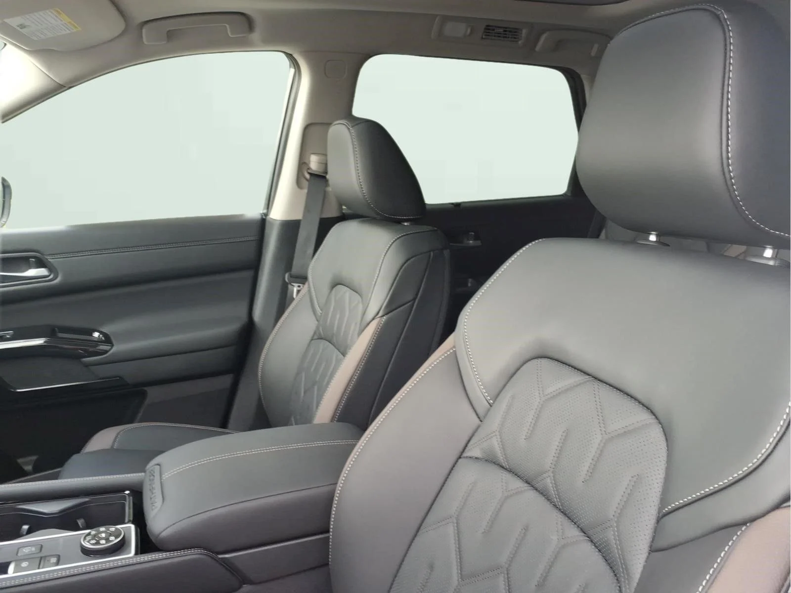 New 2026 Everest White Pearl TriCoat Nissan Platinum image 14