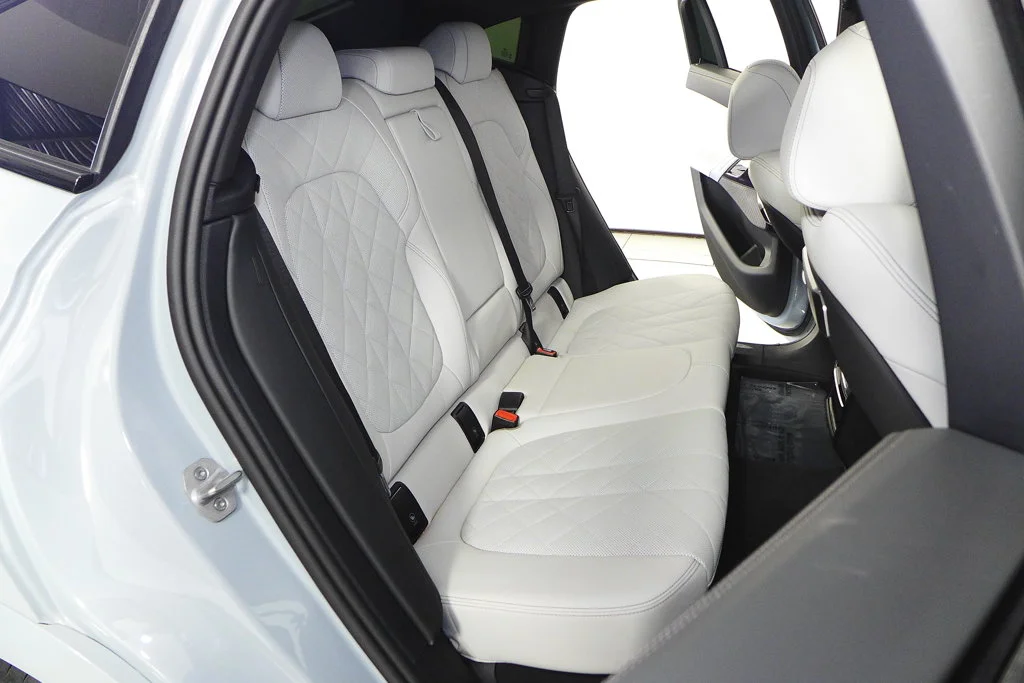 Used 2024 Gray BMW xDrive40i image 19