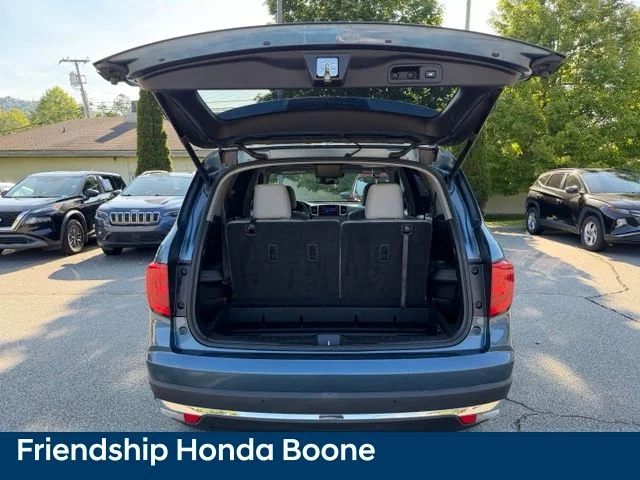 Used 2017 Blue Honda Touring image 40