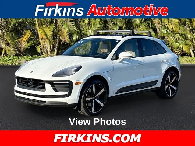 2024 Porsche Macan -'s photo