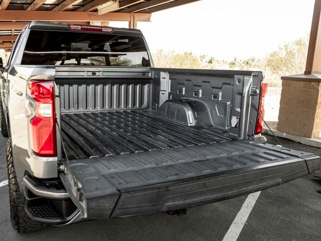 Used 2021 Satin Steel Metallic Chevrolet Custom image 31
