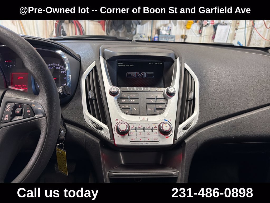 Used 2017 SUMMIT WHITE GMC SLE image 19