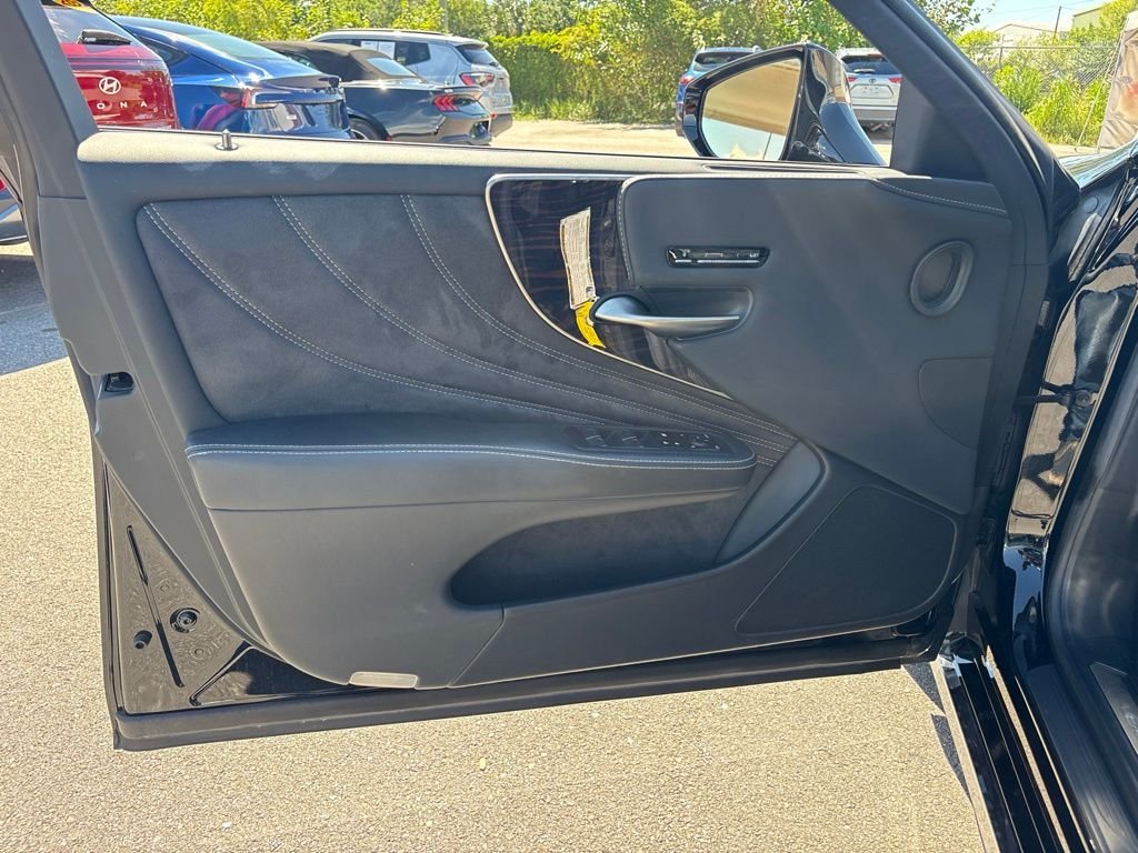 Used 2023 Black Lexus 500 Base image 10