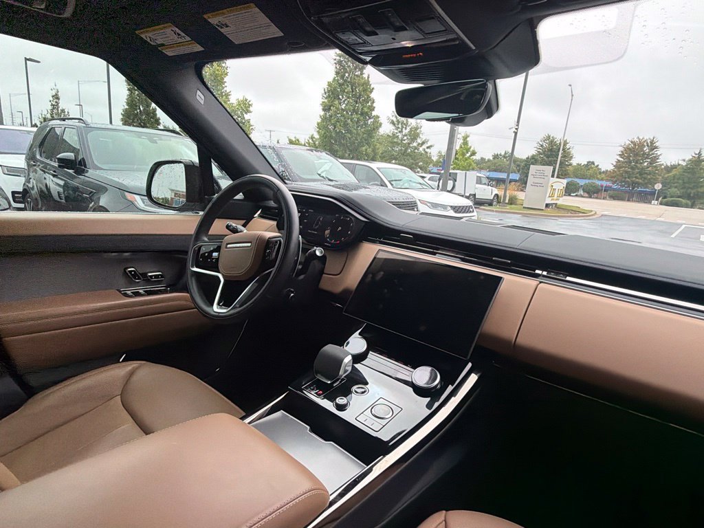 Used 2023 Fuji White Land Rover SE image 14