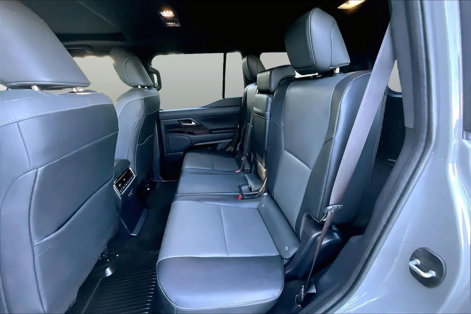 Used 2024 Incognito Lexus Premium+ image 20