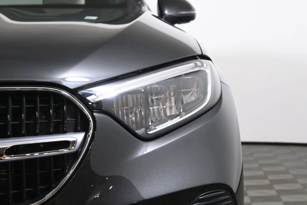 Used 2027 Gray Mercedes-Benz GLC 300 image 11