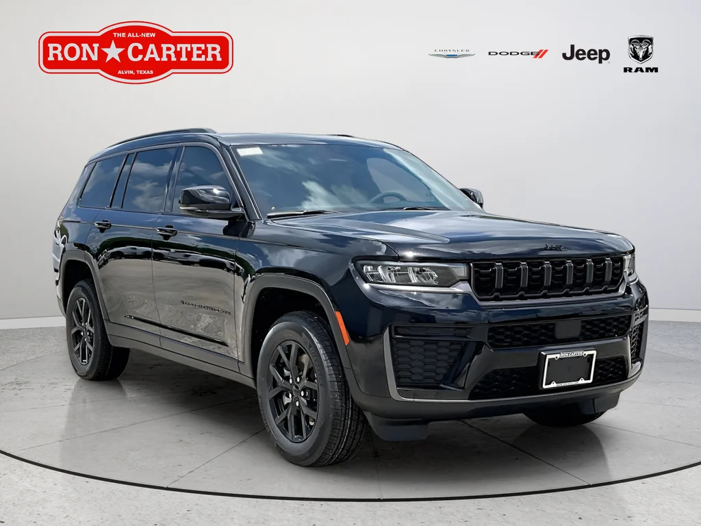 New 2026 Diamond Black Crystal Pearlcoat Jeep Altitude image 1