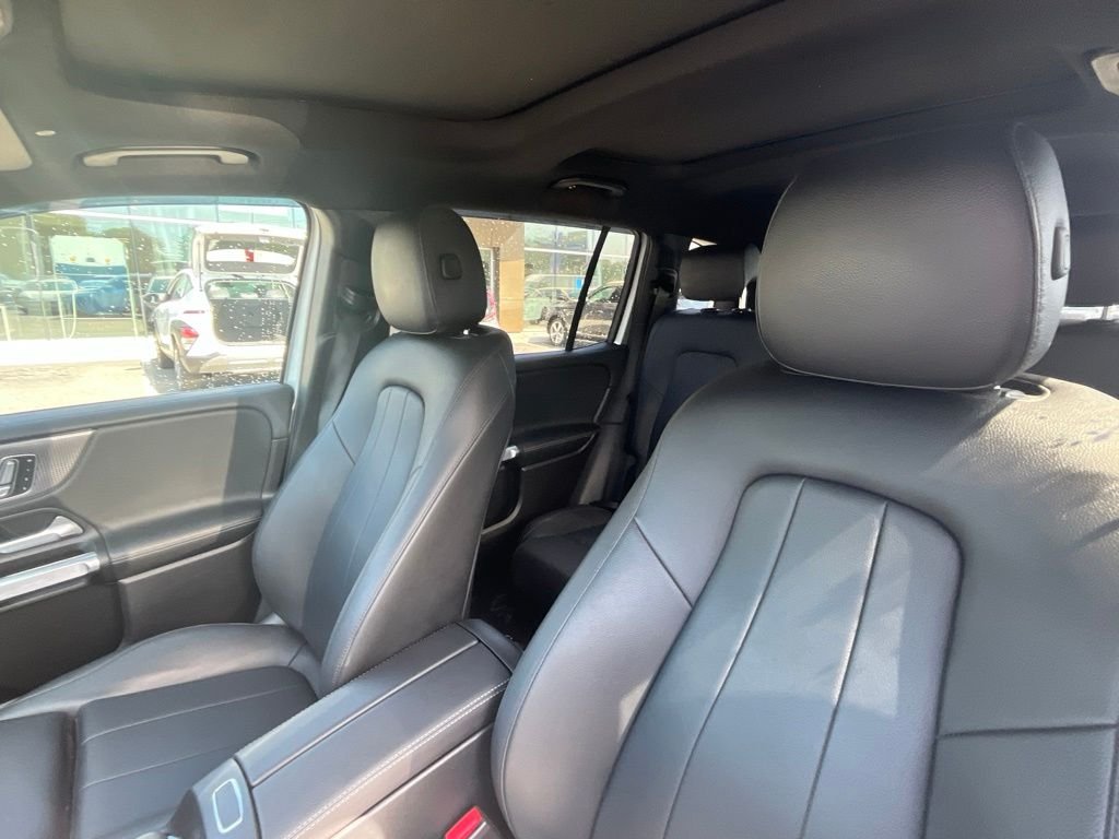 Used 2020 Silver Mercedes-Benz GLB 250 image 30
