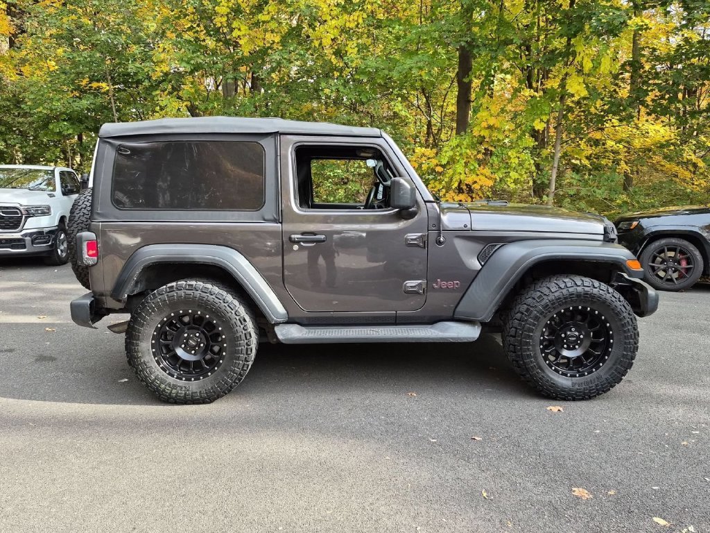 Used 2019 Gray Jeep Sport image 4