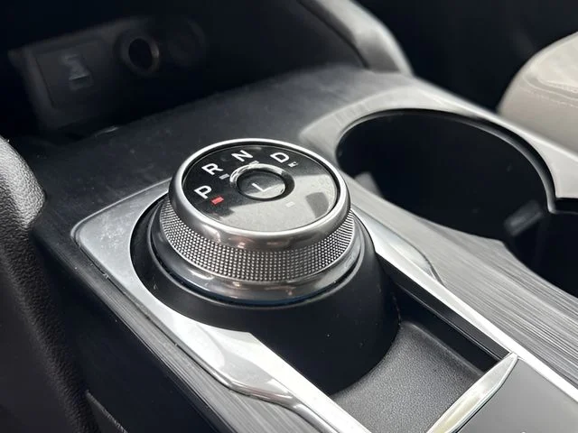 Used 2022 Blue Ford SE image 10