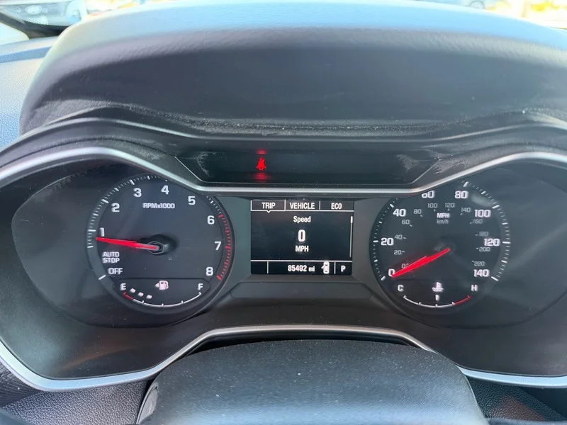 Used 2022 SUMMIT WHITE Chevrolet LS image 9