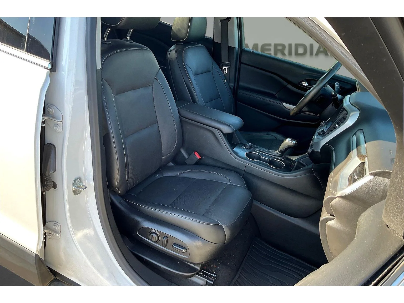 Used 2018 WHITE FROST TRICOAT GMC SLT image 6