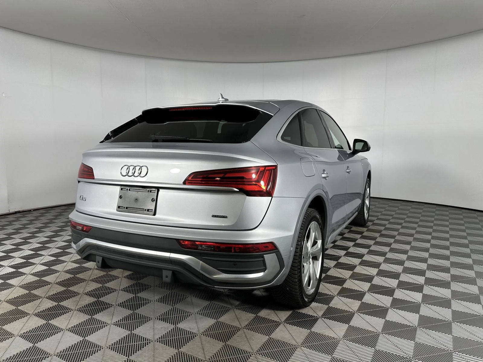 Used 2022 Florett Silver Metallic Audi S line Prestige image 28