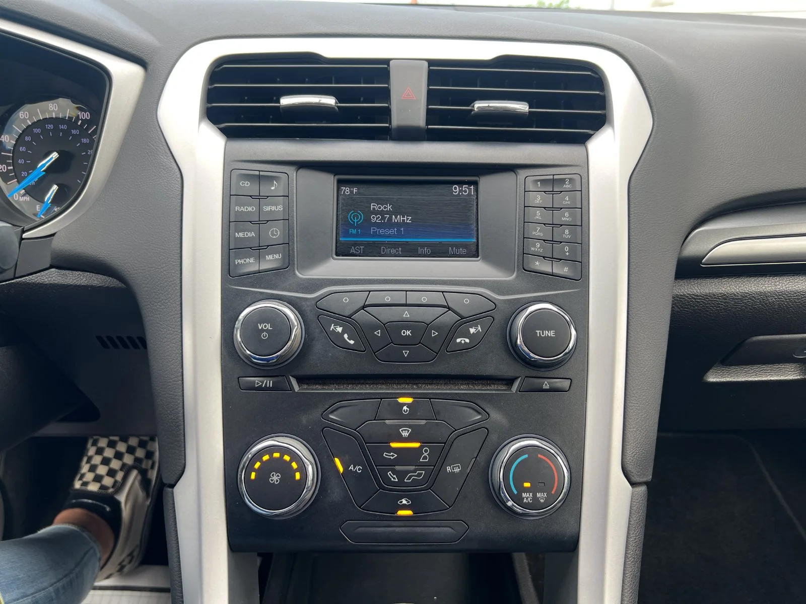 Used 2014 Black Ford SE image 11