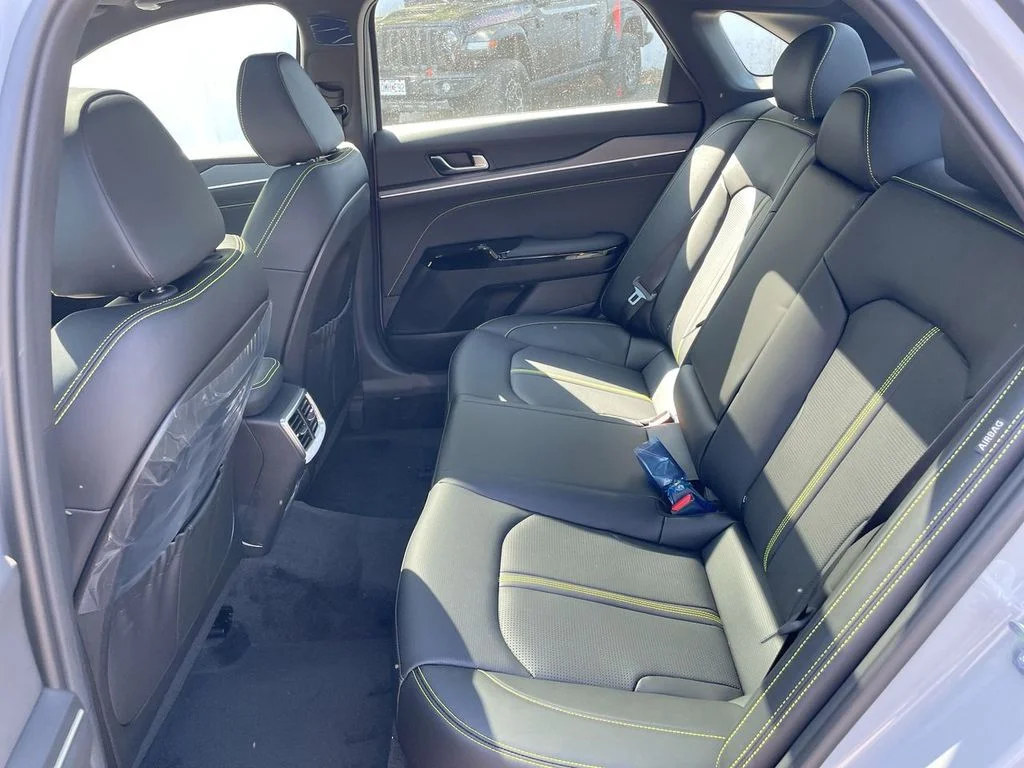 New 2026 Wolf Gray Kia GT image 50